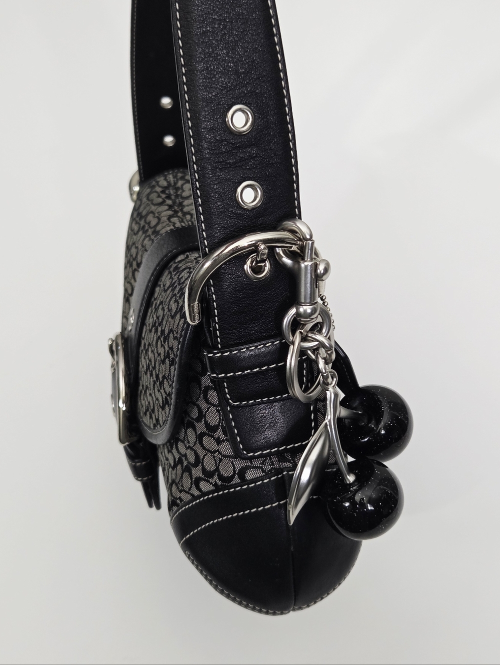 EXCELLENT VINTAGE COACH Y2K MINI SIGNATURE SOHO BUCKLE FLAP SHOULDER BAG 6818 - Picture 3 of 11